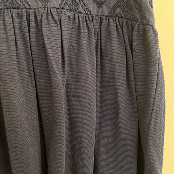 Wonderly Smocked Blouse - Picture 5 of 10